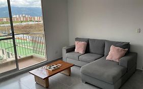 Excelente Apartamento Familiar en Sector Residencial